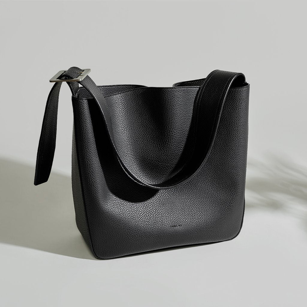 Jane Shoulder Bag in Black from Angela Roi